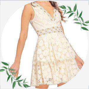 SLEEVELESS LACE DRESS WITH LAYERED SKIRT AND LACE